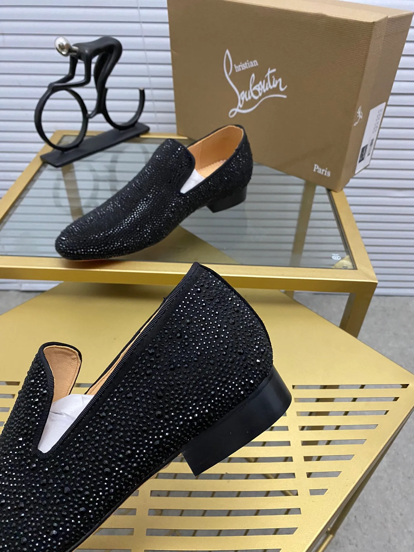 Made to order. Ex-factory price 520. christian louboutin (CL red sole shoes) counter series, casual sneakers for couples 📢 📢 📢 Exclusive hot style release 🎈🎈💪 Movable latex feet 👻 Finished outsole line [Proud] 😝Female 35-40# Male 38#-46, global supply😝 [Top version]: Original imported genuine leather upper, top original leather lining, original molded TPU outsole, original 1:1 detail processing, original shoe last,